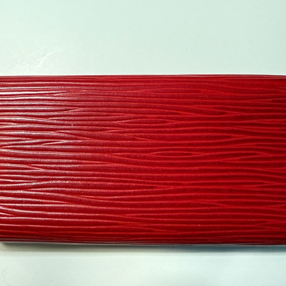 Louis Vuitton Epi 4-ring keyholder, red color - Picture 2 of 15